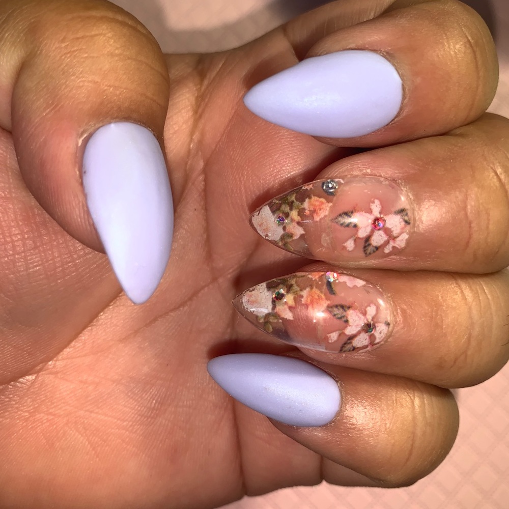 Custom press-on Nails - Picture 2 of 10